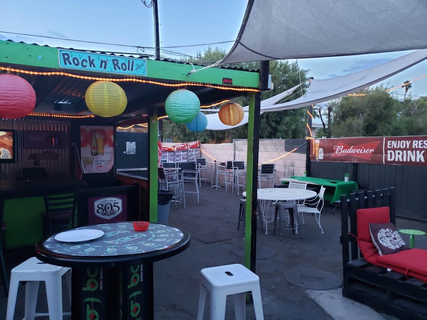 The Hood Bar and Pizzeria